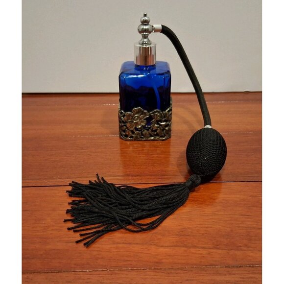 Cobalt Blue Perfume Bottle Atomizer Floral Fillagree Vintage - Picture 6 of 6